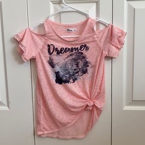 Girls cold shoulder flowy tee, size medium
